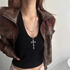 甘酷小衆y2kデザイン個性積層ビーズクロスネックレスパンクゴシックギャルレトロ鎖骨