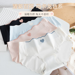 日本の女の子のシームレスなアイスシルク下着、甘くてかわいいミッドウエストブリーフ、愛の純綿クロッチ通気性のある夏の薄いスタイル