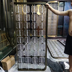 新型ステンレスアクリル屏風両面筋目水晶ガラスレストラン遮断アーチ形金属ランプ柱