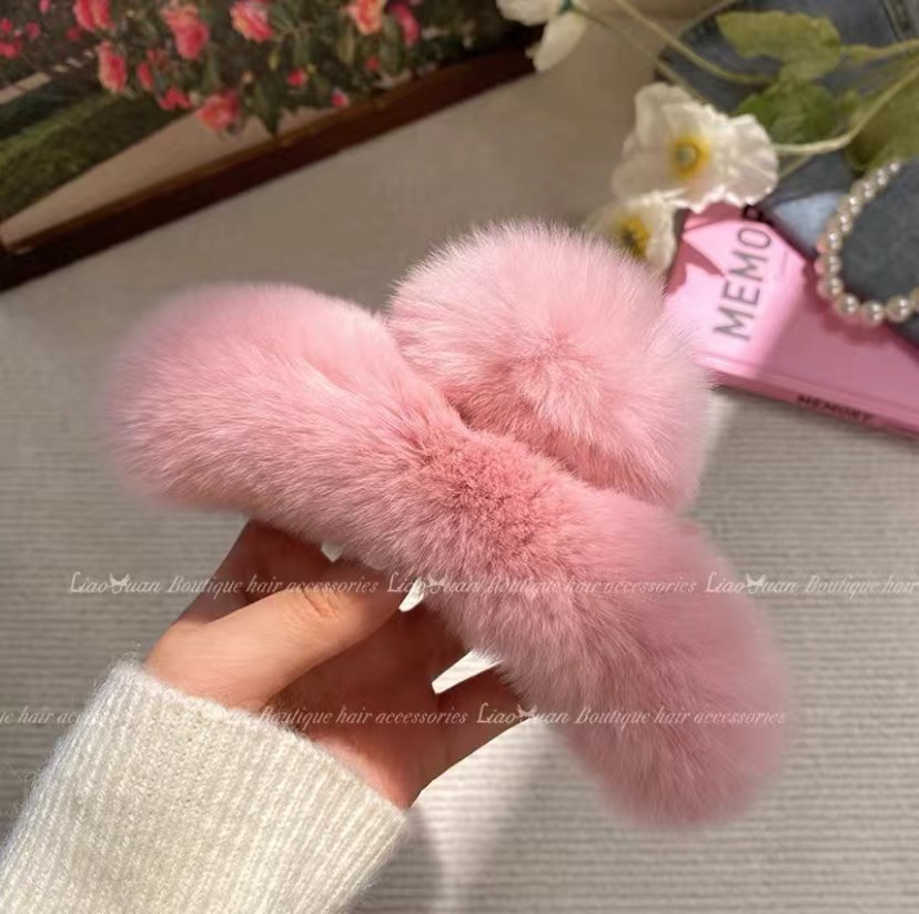 素敵な秋冬の本物のレッキスラビットファーの特大高級可愛いヘアクリップ2024年新作後頭部用シャークヘアアクセサリー