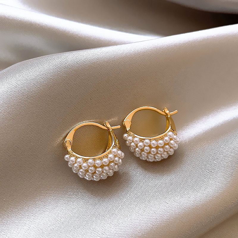 French Pearl Earrings Women's Light Luxury Elegant High-end Ear Studs Niche Unique Design 2024 New Hot Earrings