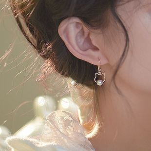 Authentic Pearl Earrings Women's Sterling Silver High-end Cat Earrings Ins Niche Design Ear Hook Earrings 2024 New Style