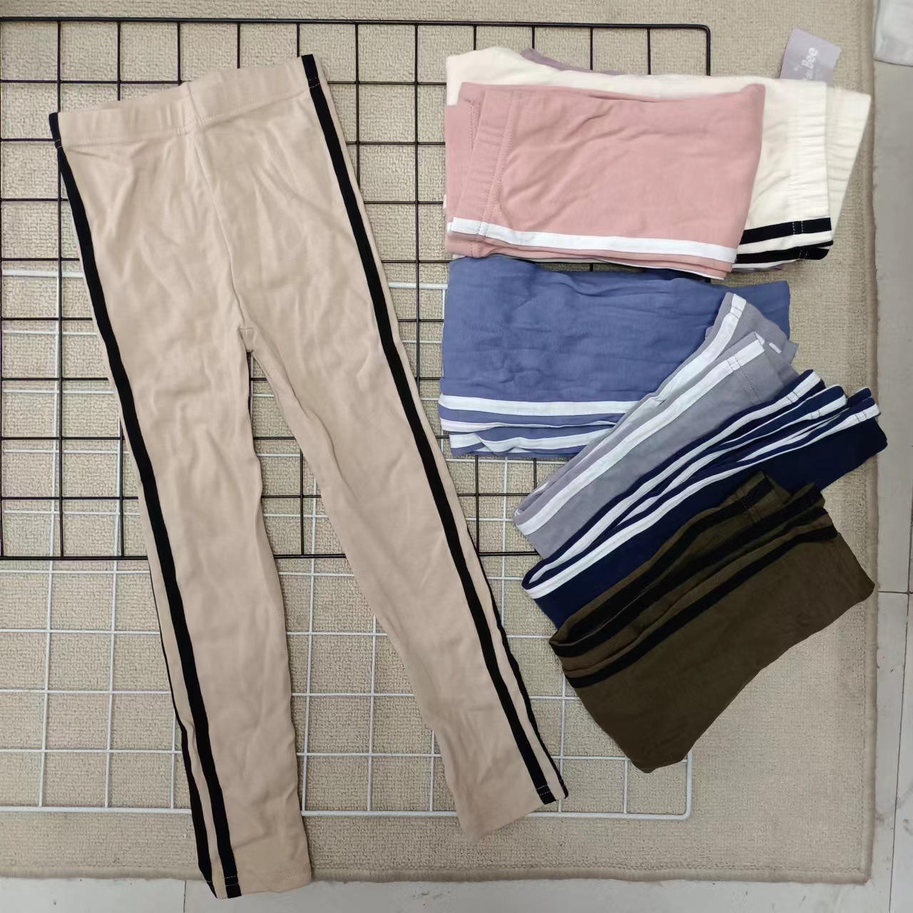 Ropa para niños 23 nuevos leggings japoneses de algodón único para niños medianos y grandes pantalones de primavera y otoño para niñas pantalones multicolores