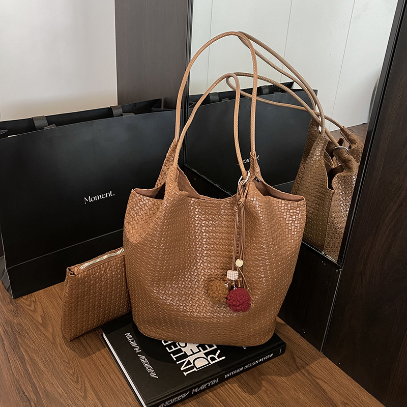 2025 nueva gran capacidad de transporte bolsa bolsa bolsa de mujer tejida bolsa de hombro universal bolsa de mano alta sensación bolsa madre