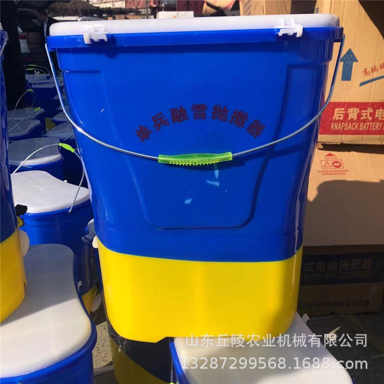 12V充电式单兵融雪抛撒器 实用便携式饲料投喂器 融雪抛撒器现货