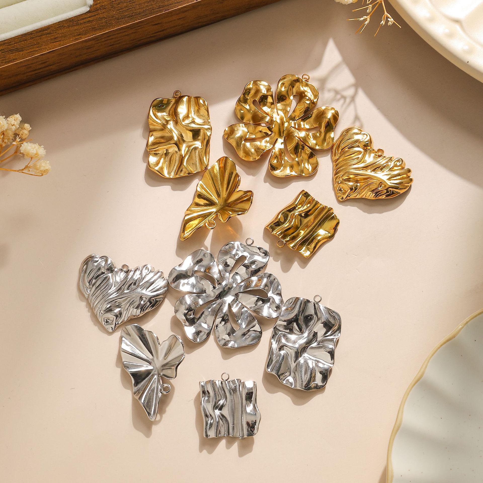 DIY Jewelry Accessories Classification 1 Piece Quantity 1 Piece 304 Stainless Steel Heart Shape Flower Pendant