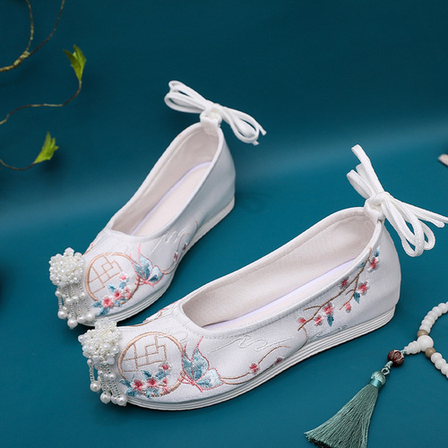  hanfu in ancient costume shoes elegant fairy shoes with ancient peoples bow antique embroidered shoes