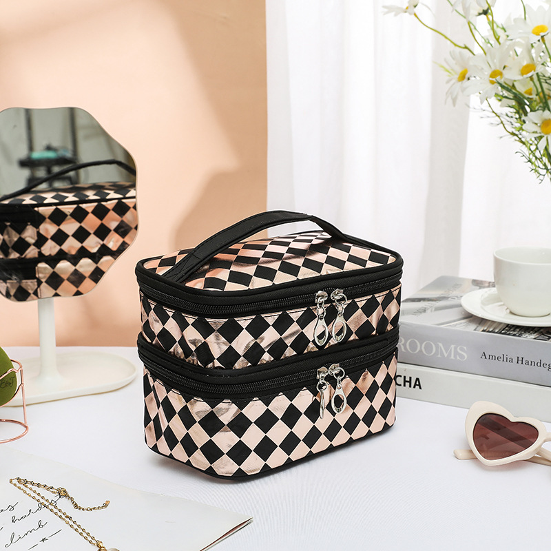 With diamond pattern, black
