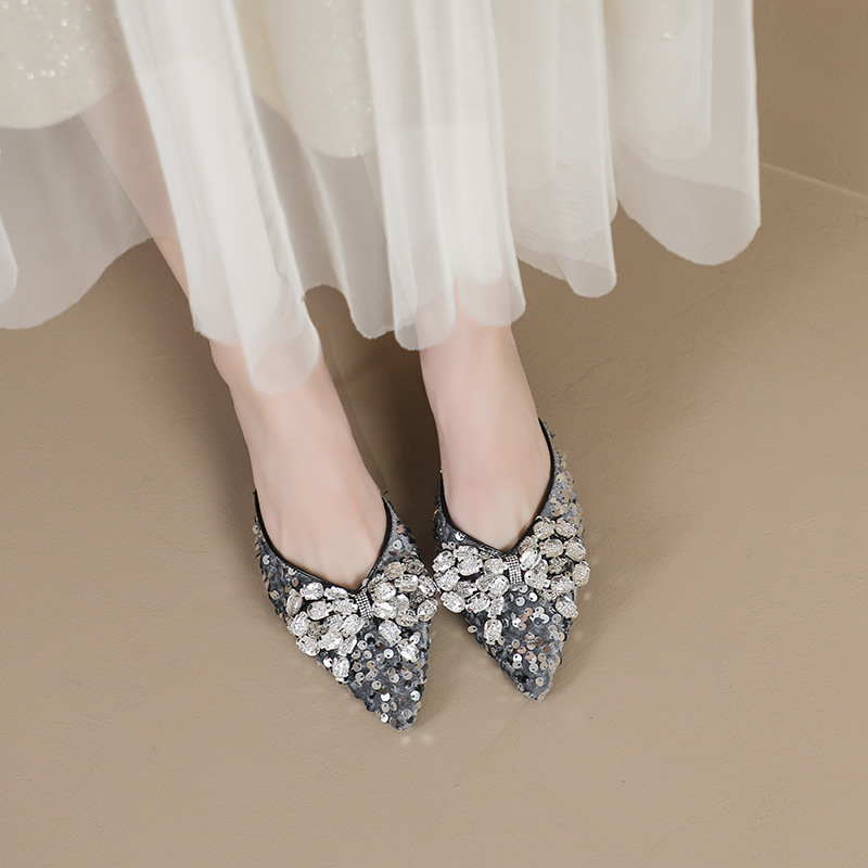 2024 nuevo arco francés de diamante de talón delgado con cabeza media zapatillas para mujeres de verano zapatillas de tacones altos