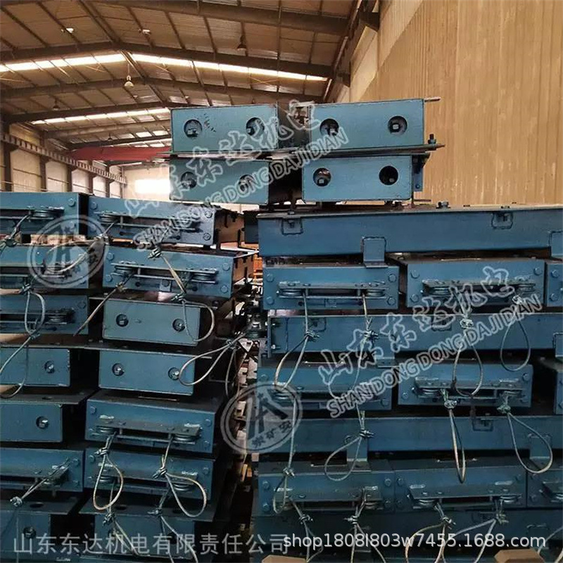 矿用机械风门用闭锁装置 (8).jpg