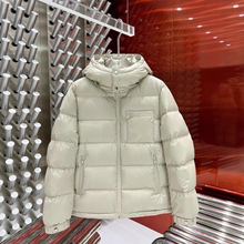 高版本潮牌25FW新款拉链口袋饰三角标连帽时尚羽绒服户外保暖外套