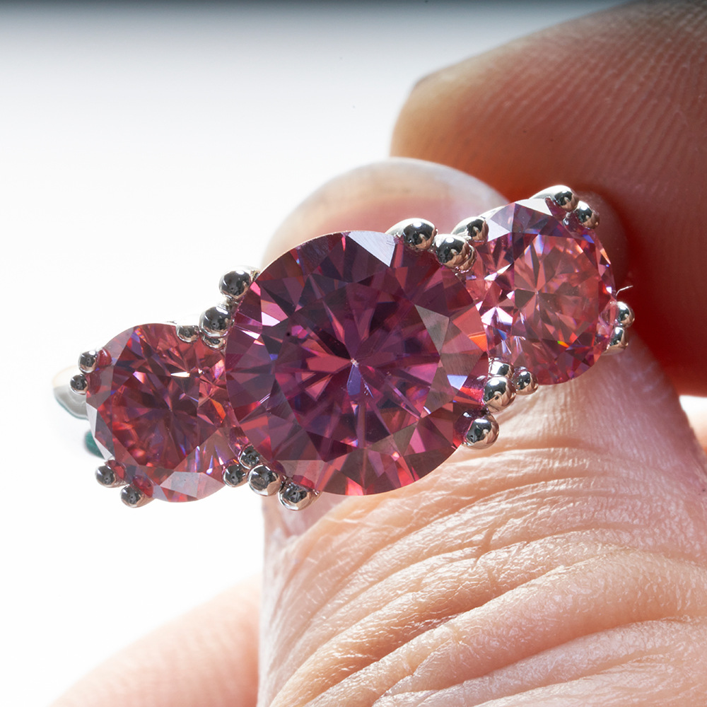 Europa y los Estados Unidos de tres piedras de 5 quilates D color anillo de piedra de mosaico s925 plata galvanizado anillo de oro k ventas calientes