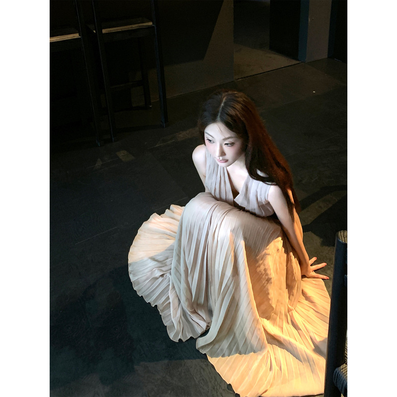Barb Chill名媛千金风碎花连衣裙夏季穿搭掐腰裙法式无袖背心裙|undefined