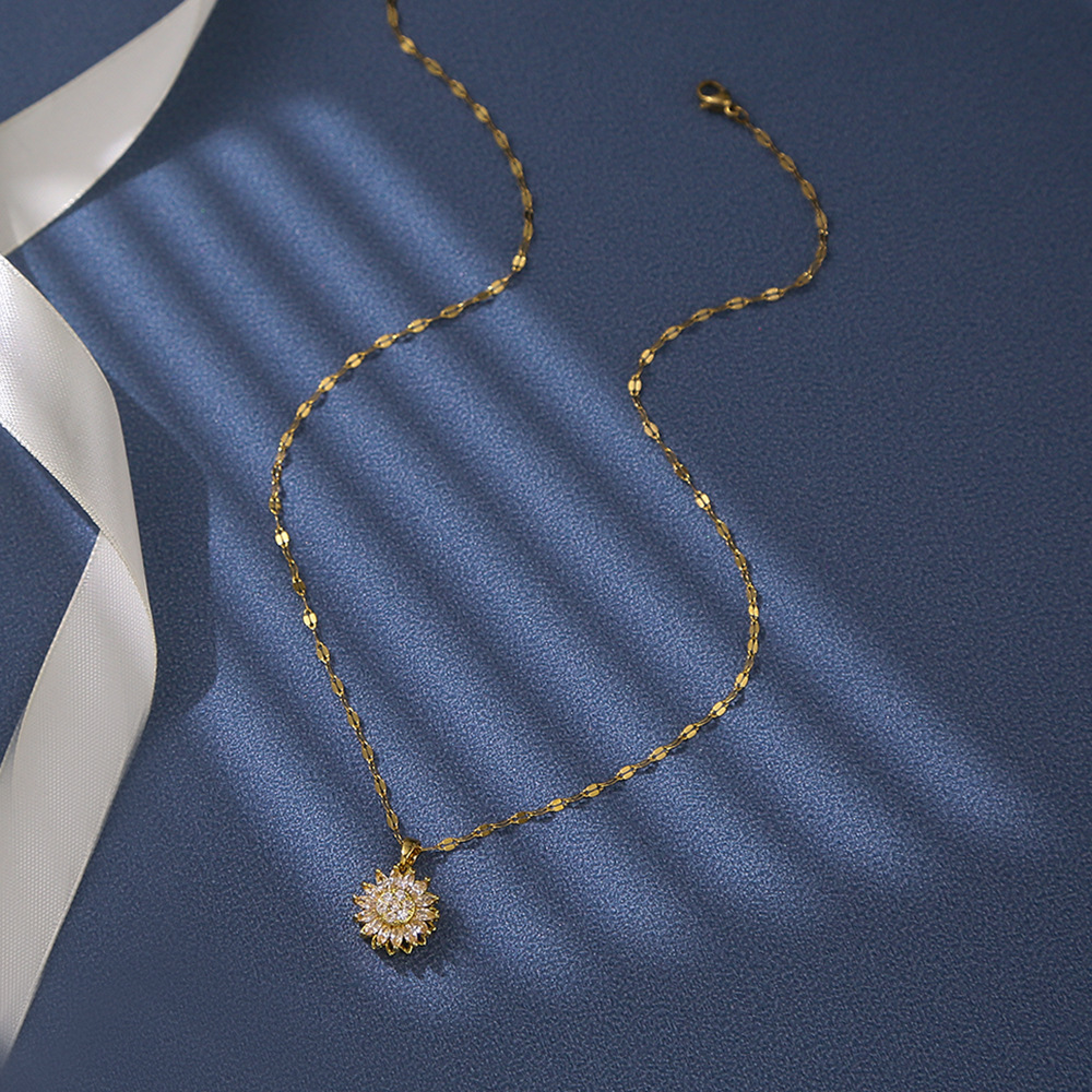 Double-layer Rotating Sunflower Necklace For Women Luxury Style_voghion.com