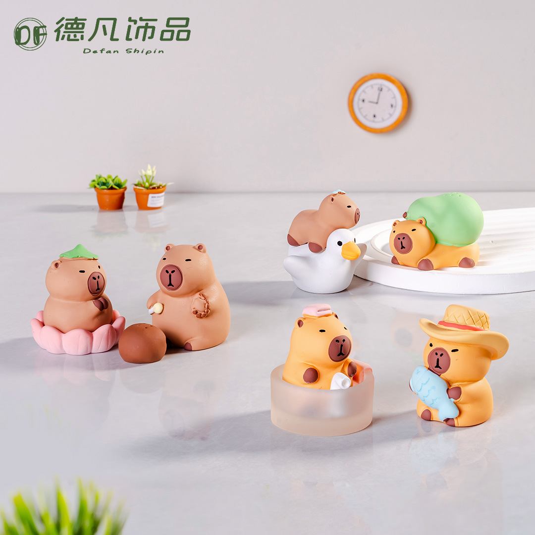 Micro paisaje creativo lindos Dolphin capibara muñeca caja ciega accesorios decoraciones accesorios de escritorio para automóviles