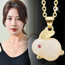 2022新款小玉兔项链女时尚百搭民族风和田玉吊坠锁骨链配饰批发