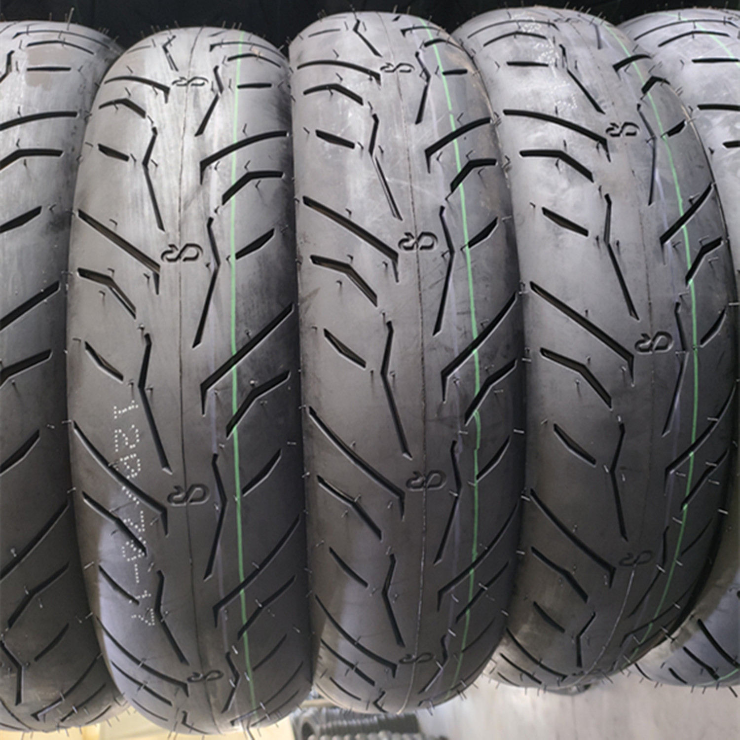 120/70-17  摩托车轮胎，真空胎 ，天然橡胶内外胎