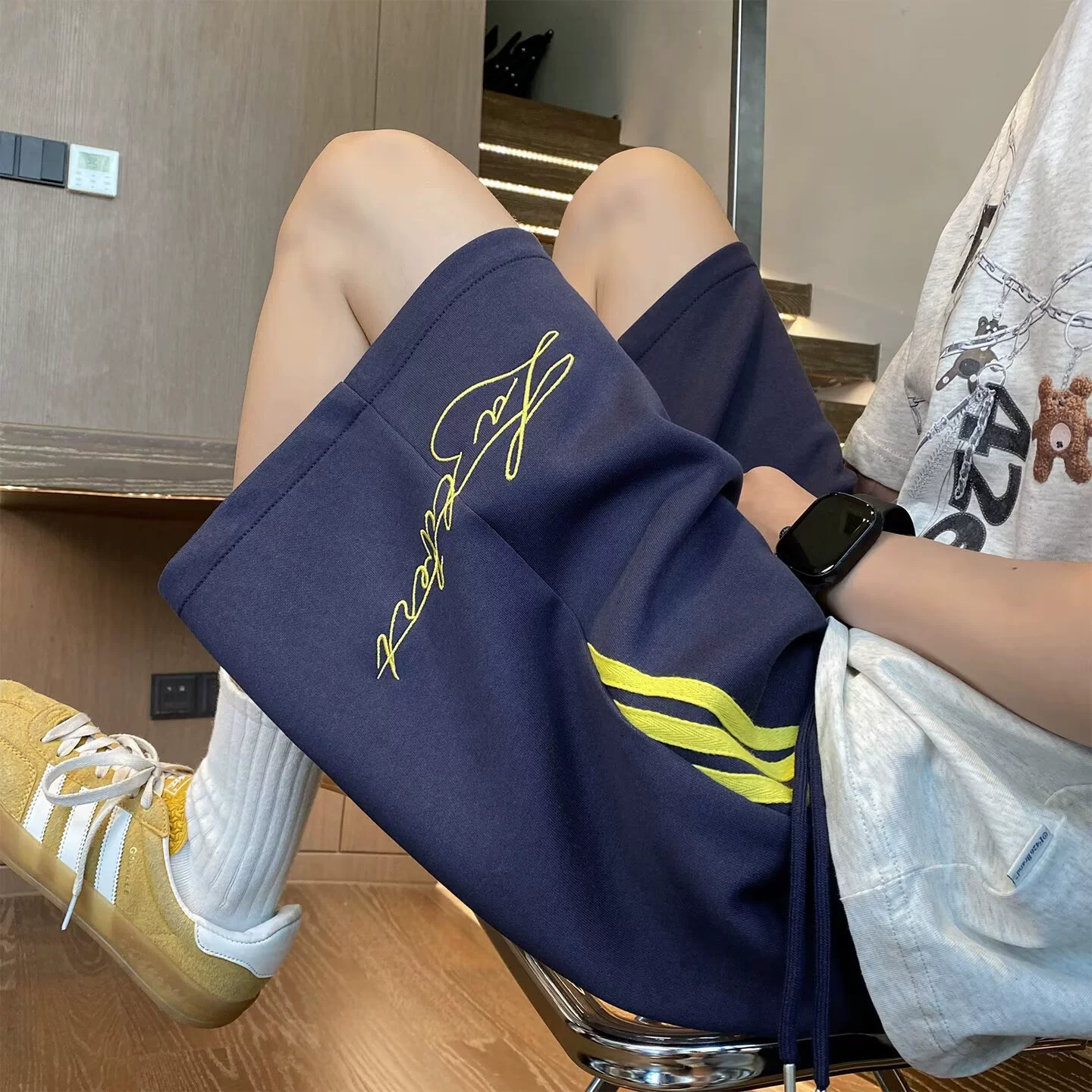 Новые летние мужские шорты в американском стиле, модные брендовые тонкие дизайнерские нишевые свободные спортивные повседневные брюки больших размеров с пятью точками