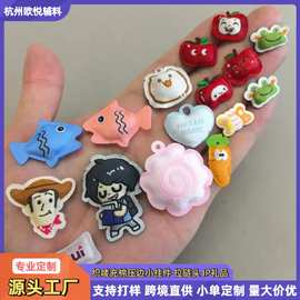 定制充棉织唛标涤纶缎面立体织标饱满卡通创意公仔标服装拉手挂件