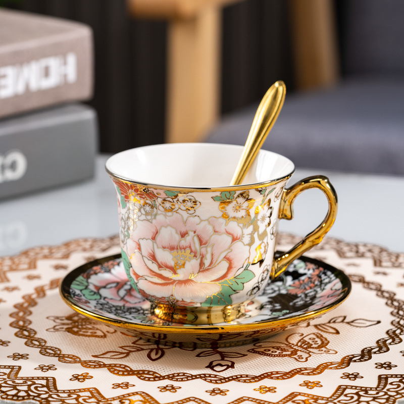Taza de café de cerámica de estilo europeo, taza de café de Phnom Penh, taza de té de lujo ligera, salón de belleza doméstico, taza de té de alto valor, plato de flores