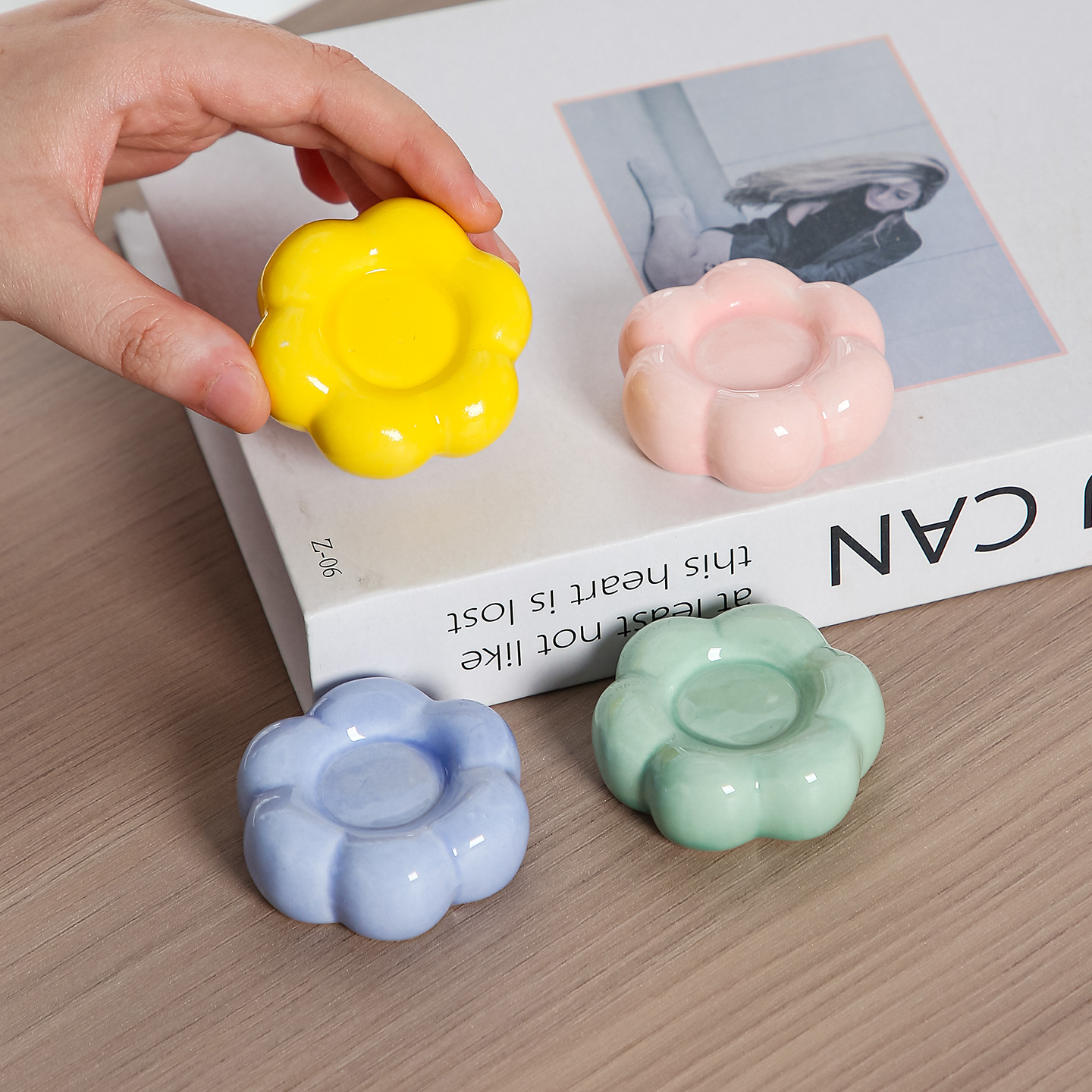 Trendy Creative Flower Ceramic Base Decoration Small Ornament Accessories Porcelain Gourd Accessories Ceramic Spinner