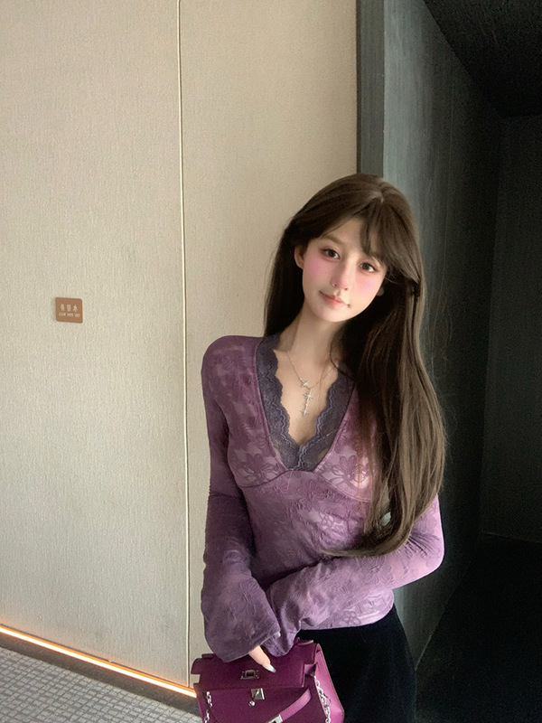 Pure Desire Style Purple V-Neck Long-Sleeved Lace Shirt Women's Winter Elegant Slim-Fit Base Shirt Tight Waist Slimming Inner Top