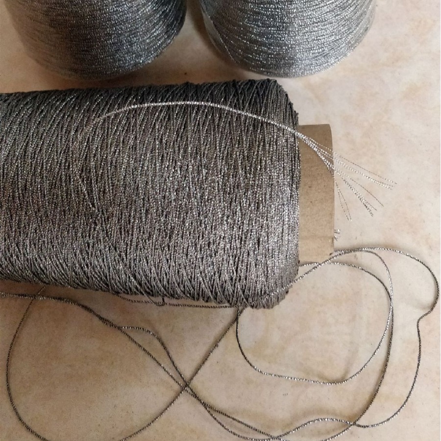 纺织布纬纱用彩葱丝加捻双股20D涤纶花式金纱针筒带线钩包包