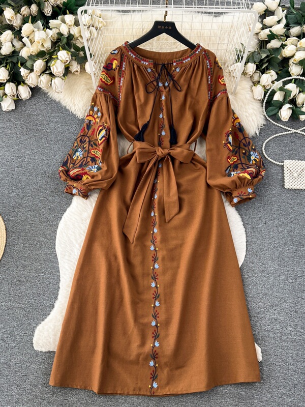 Q Bohemian dress Women's Autumn Dress Retro Heavy Industry Embroidered Bubble Sleeve Strap Waist Mid-length Vacation Dress