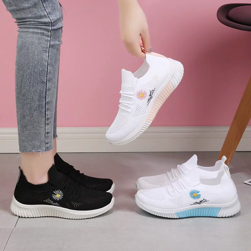Кроссовки женские утолщенные на мягкой подошве дышащая Тканевая обувь удобная Белая обувь в Корейском стиле для студентов кроссовки Повседневная прогулочная обувь