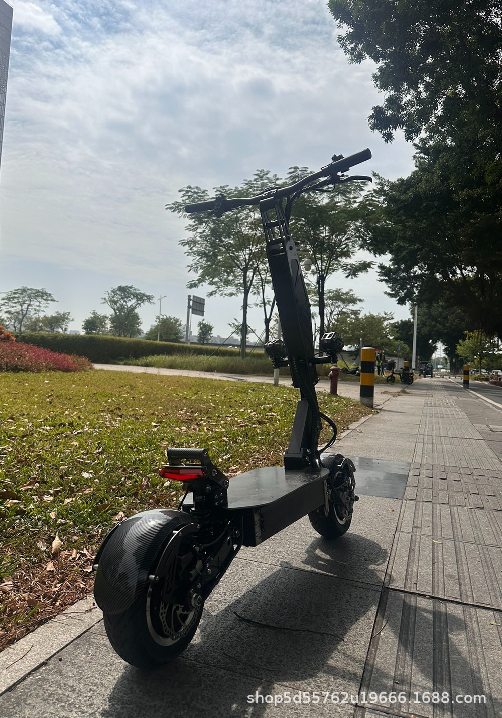 YISHUN dual-drive 72V/6000W off-road electric scooter, foldable, 95 mph speed, long range electric vehicle
