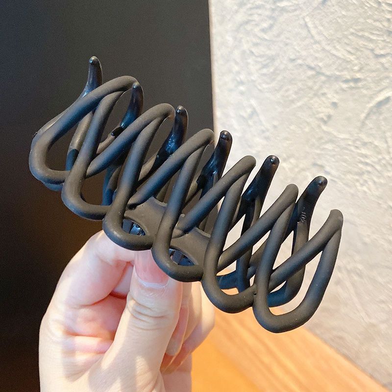 シンプルなフロスト風呂クリップの後頭部ヘアクリップの女性サイズのサメクリップの髪飾り