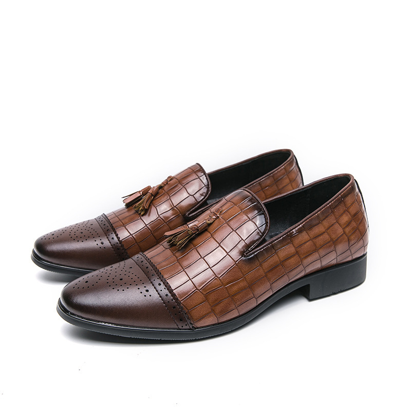 Zapatos de hombre grandes nuevos zapatos de cuero casuales de moda retro de un pie zapatos de cuero de punta de moda zapatos de boda de hombre