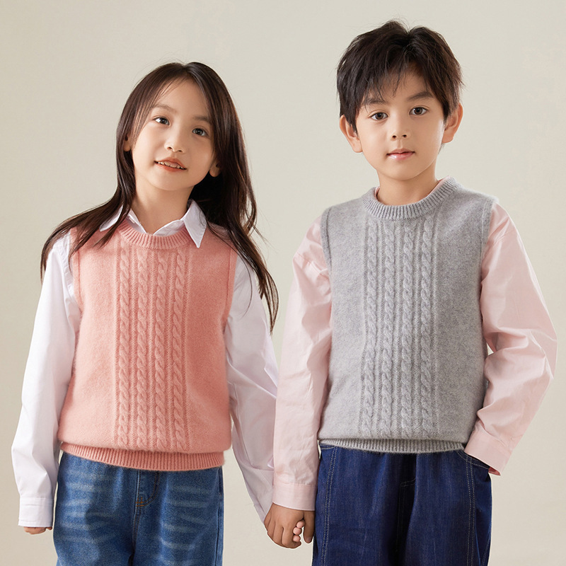 Children's cashmere short sweater with a round collar sleevless