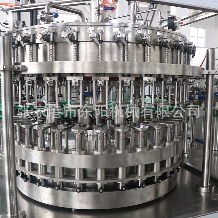 全自动玻璃瓶皇冠盖含气鸡尾酒灌装机 碳酸饮料生产线厂家定制