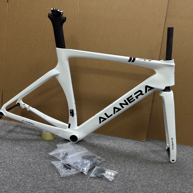 White ALANERA high-strength T800 carbon fiber road bike frame, road bike carbon frame with disc brakes