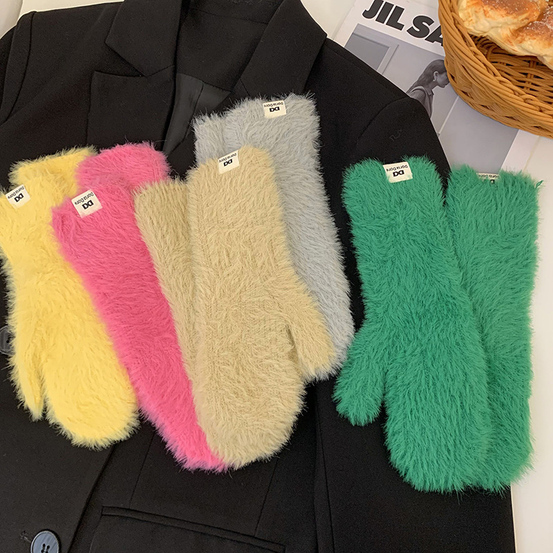 Guantes para mujer, ciclismo a prueba de viento, invierno cálido, nuevos guantes de felpa cálidos, guantes de punto coreanos japoneses al por mayor