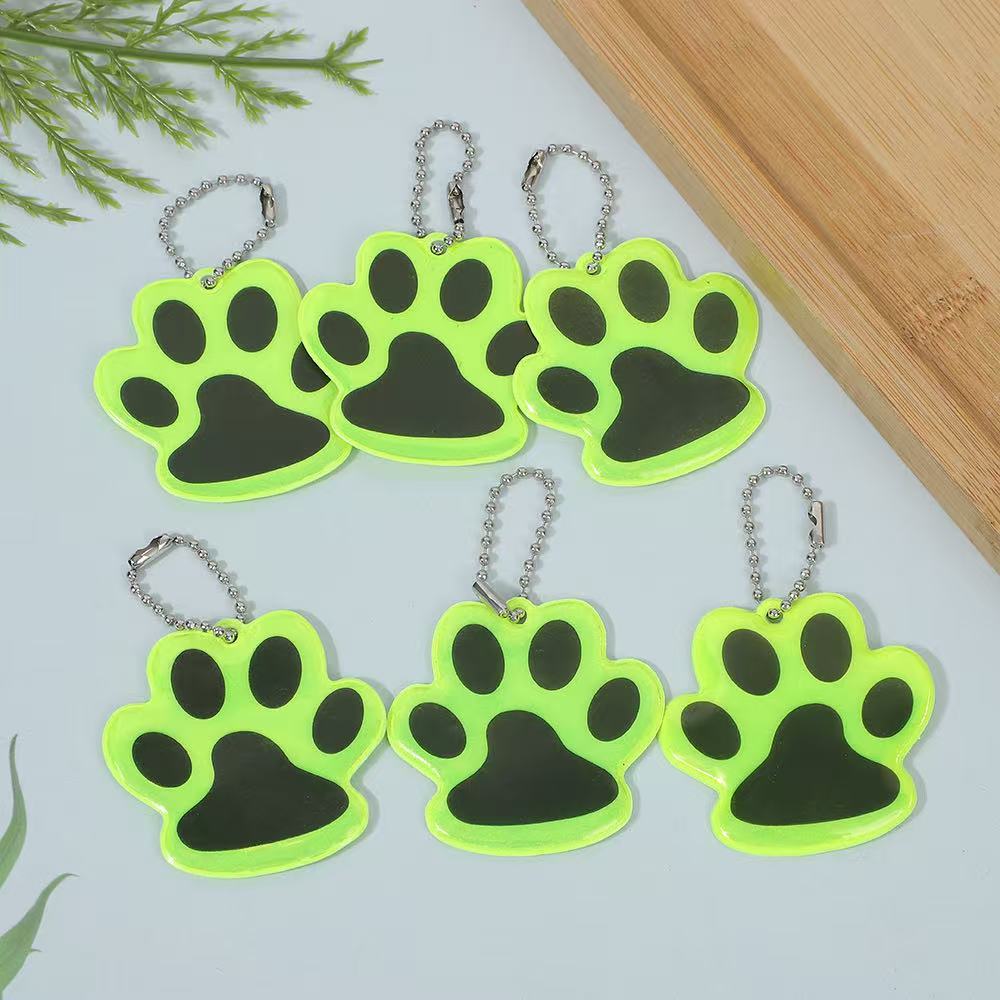 反光狗爪挂件反光狗狗爪印挂件夜间反光PVC挂件钥匙扣PVC挂饰挂件