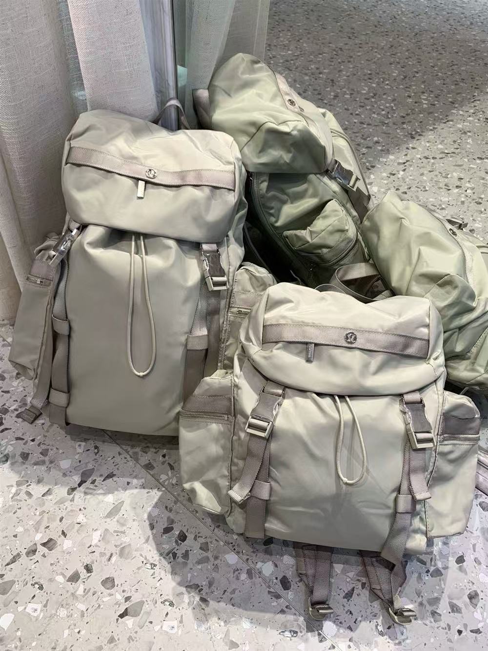 新型lu家25リットルランドセルナイロン旅行防水アウトドア大容量高級感通勤登山バッグママ