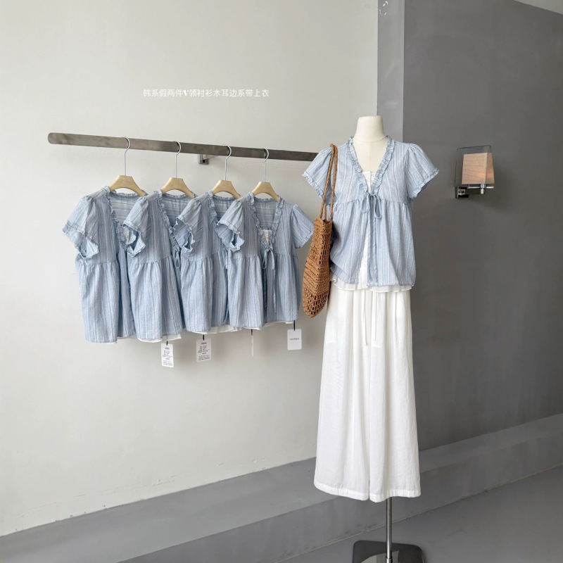 2026 Light Blue V-Neck French-Style Short-Sleeve Shirt for Women, Summer Lace Fake Two-Piece Loose Top for Petite Sizes 2026 Light Blue V-Neck French-Style Short-Sleeve Shirt for Women, Summer Lace Fake Two-Piece Loose Top for Petite Sizes