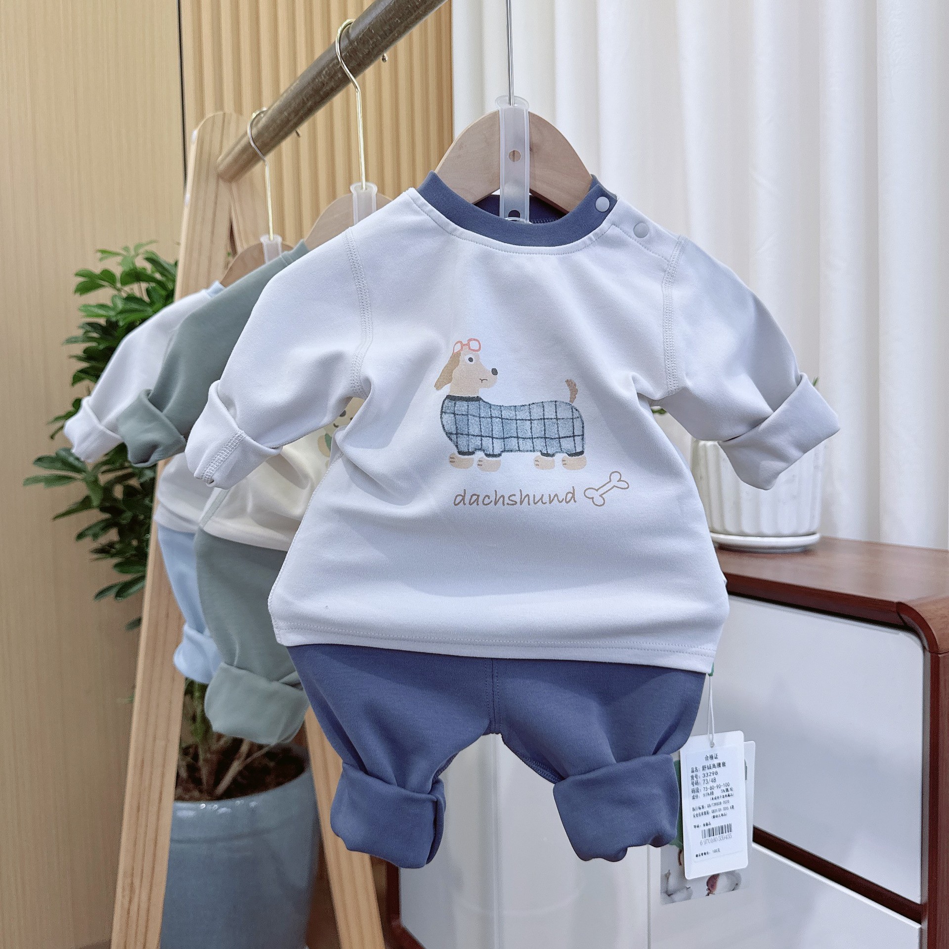 New Spring Style Baby Soft Cotton Cute Cartoon Shoulder Button Autumn Sweatshirt and Pants 33298