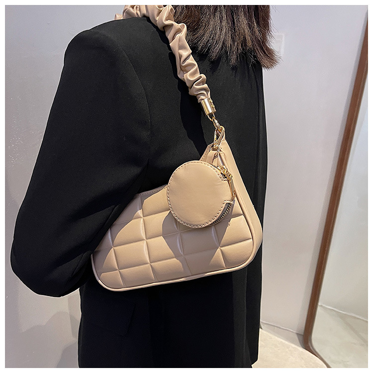 Autumn And Winter Underarm Bag Fashion Shoulder Bag Retro Wild Autumn And Winter Messenger Bag display picture 5