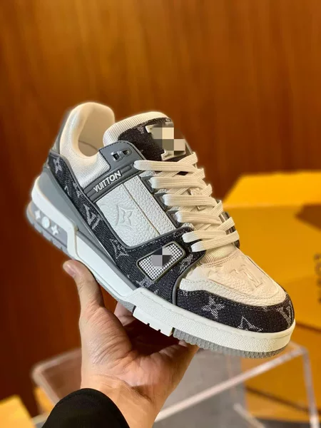 Putian Shoes High-End Luxury Version Men's Trainers, Chunky Sneakers for Couples, Retro White Sneakers, Skate Shoes for Men and Women, New Lv Style