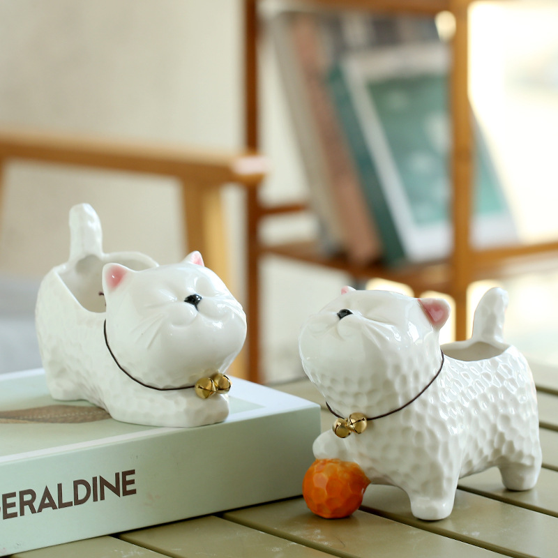 猫咪戏球白色-主图