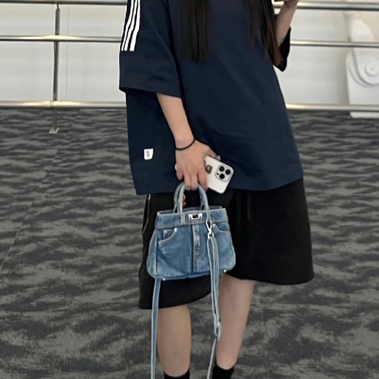 Internet celebrity's same style denim fashionable and casual versatile handbag, personalized commuting shoulder_voghion.com