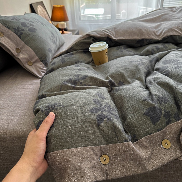 2025 otoño y invierno engrosar el conjunto de cuatro piezas de lino original GaoGam retro doble hilo impreso botón dormitorio conjunto de tres piezas