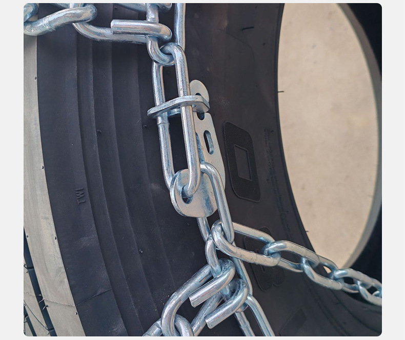 Truck tire anti-skid chains with spikes, grip-enhancing alloy steel, wear-resistant, for snow and ice breaking, thickened and reinforced anti-skid chains