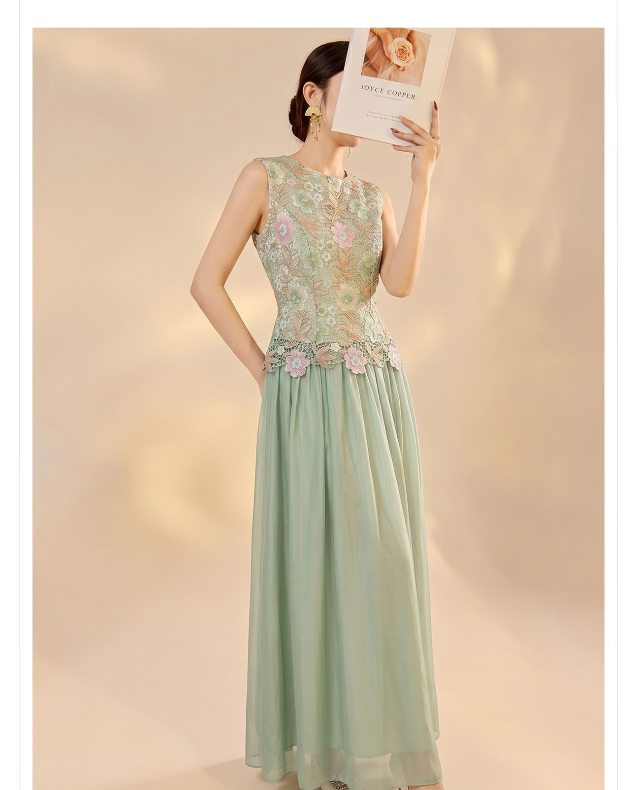 Đầm maxi thêu hoa ren nổi — Xanh lá cây nhạtcolor chi tiết 10