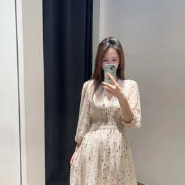 法式碎花仙女裙夏季新款气质优雅V领小个子收腰显瘦短款连衣裙女
