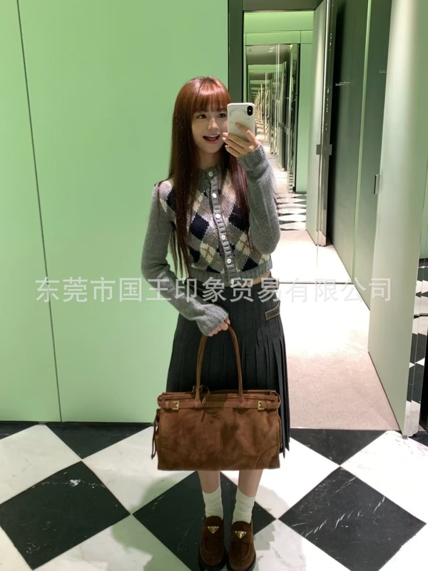 国王印象秋季新款圆领绣花菱形格纹套头针织复古学院风长袖上衣女|undefined