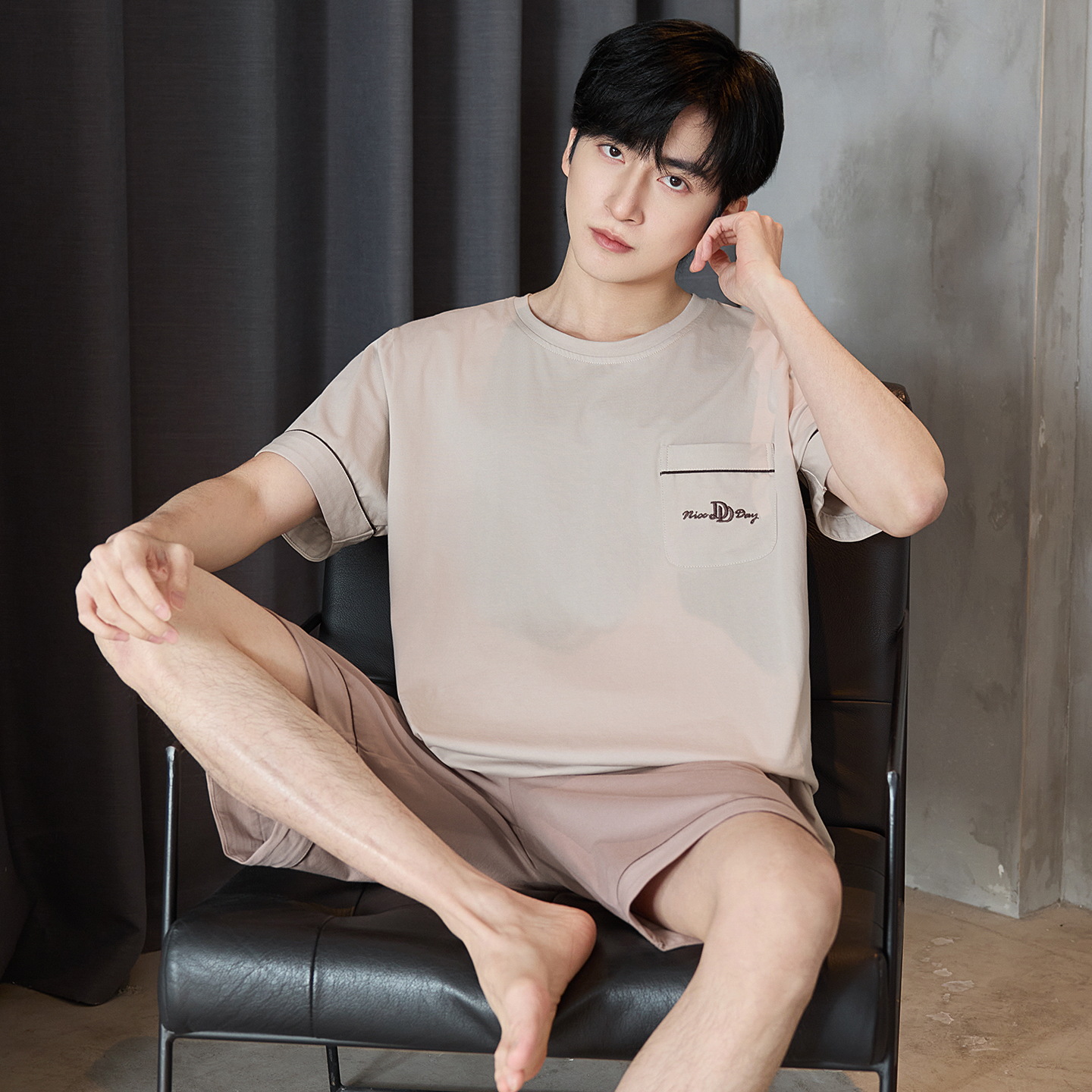 100% 純綿パジャマ男性半袖夏の薄いタイプの青少年カジュアルでゆったりした綿100% の家庭服セット